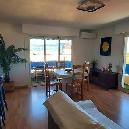 Vue Panoramique Jusqu Aux Iles D Hyeres